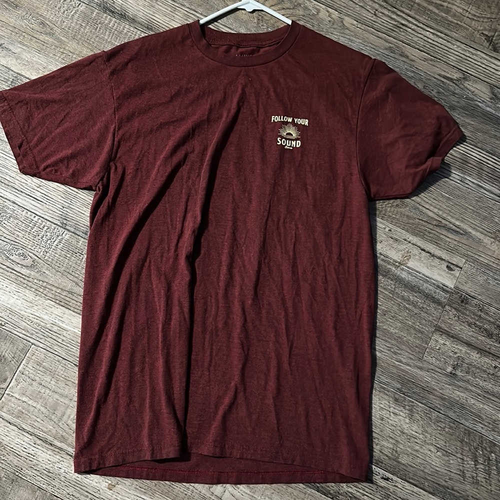 Men’s t shirt size L